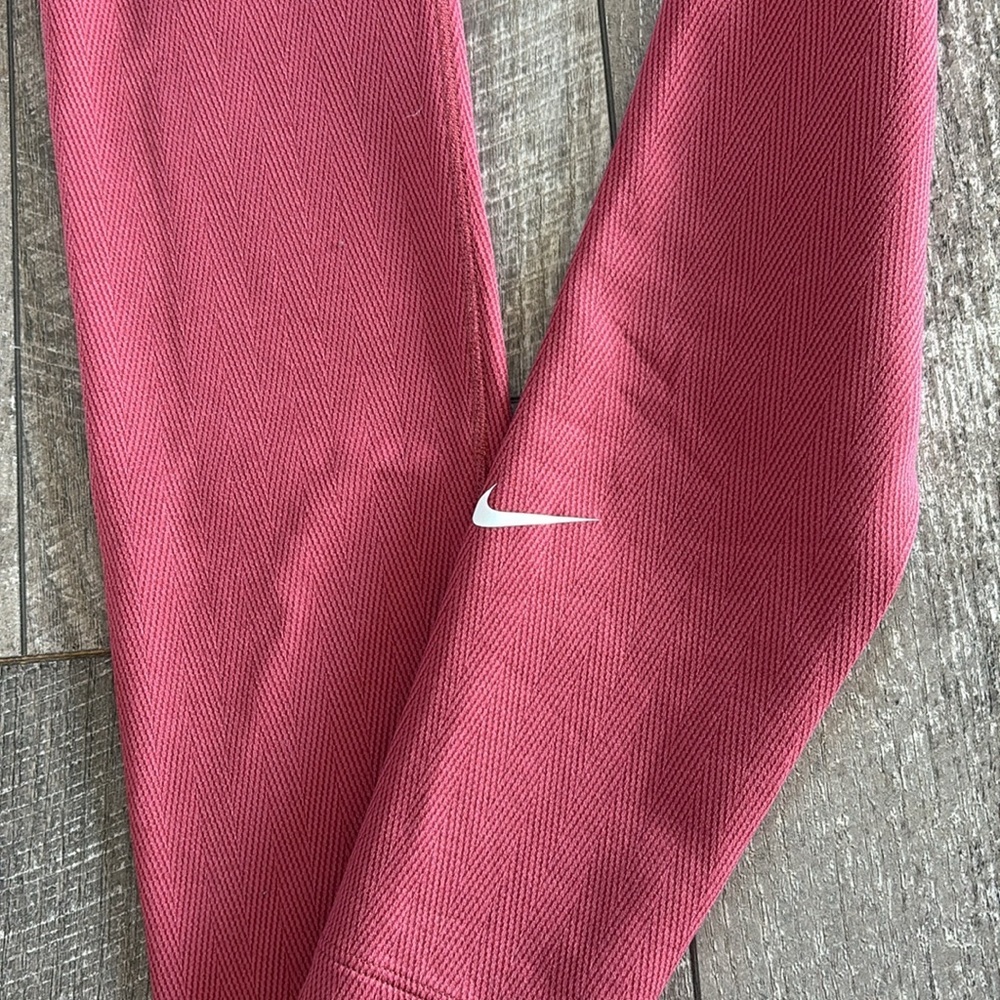 Nike Therma-Fit ONE Size XS High-Waisted Pomegranate Leggings - Picture 3 of 5